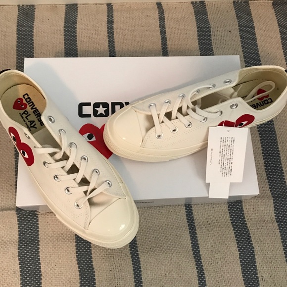 cdg converse tag